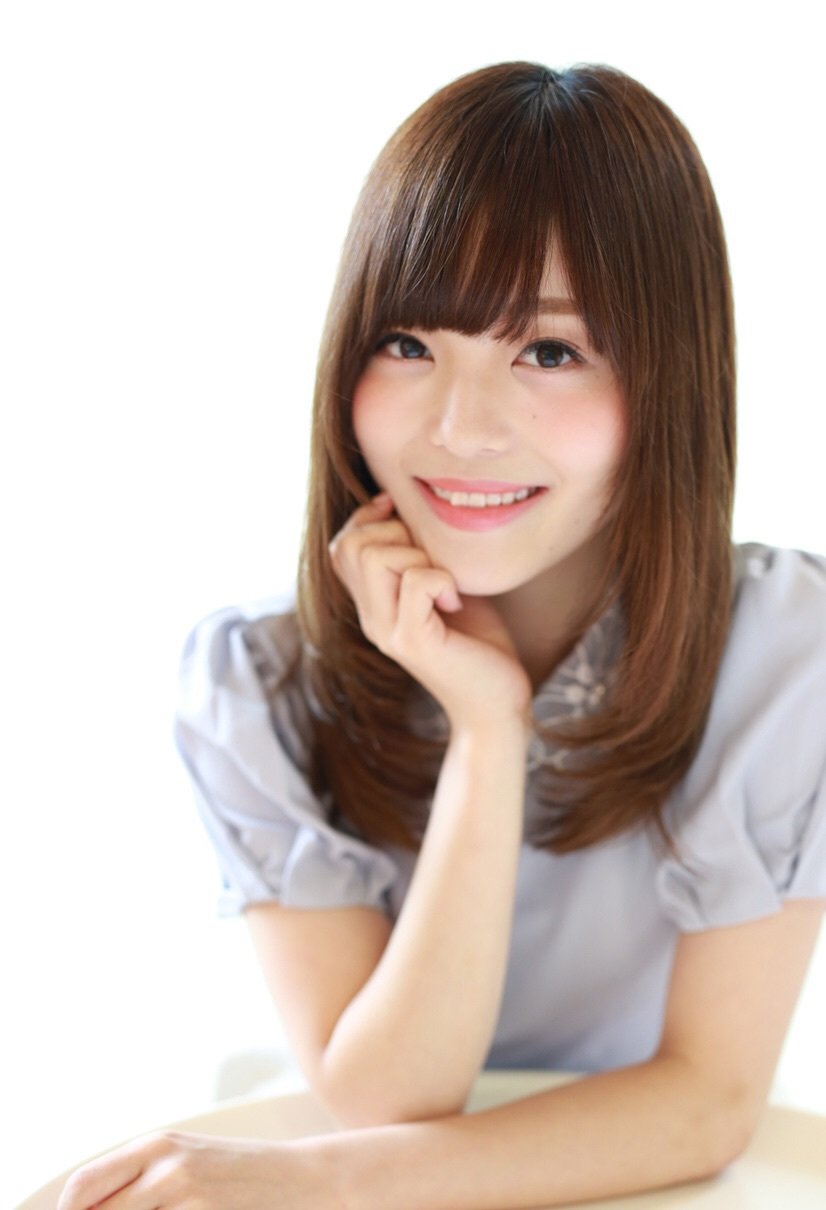 ロングヘアの毛先パーマって大人可愛すぎる ワンカール ふわふわパーマあなたはどちら派 ホットペッパービューティーマガジン