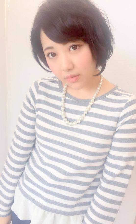 分け目を変えるだけで髪型はこんなに変わる 長さをキープしてイメチェンしたい人にもおススメ ホットペッパービューティーマガジン 分け目を変えるだけで髪型はこんなに変わる 長さをキープしてイメチェンしたい人にもおススメ ホットペッパービューティーマガジン