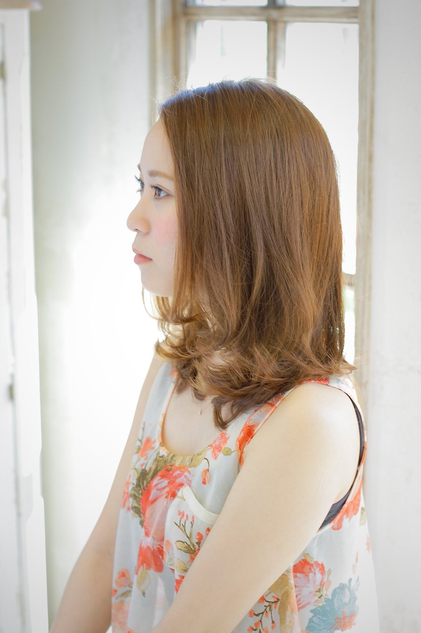 肌を綺麗に見せるライトベージュ☆バング無しは湿気に強い！！！