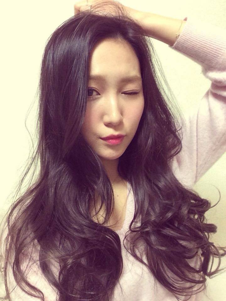 就活中 のダークカラーでもできちゃう かわいいカットの髪型集 ホットペッパービューティーマガジン