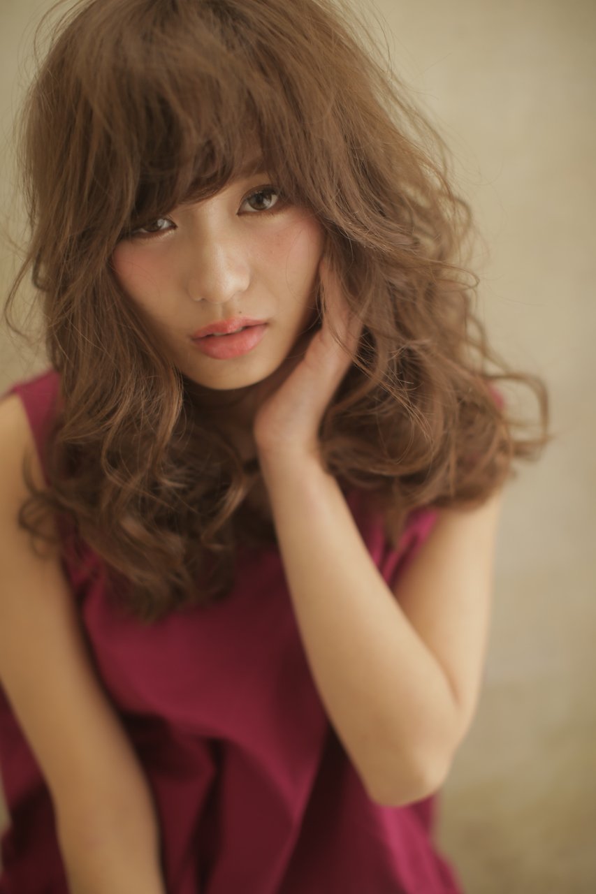 70年代風のレトロな髪型が新しい この秋冬はモードレトロな最旬ヘアを手に入れよう ホットペッパービューティーマガジン 70年代風のレトロな髪型が新しい この秋冬はモードレトロな最旬ヘアを手に入れよう ホットペッパービューティーマガジン