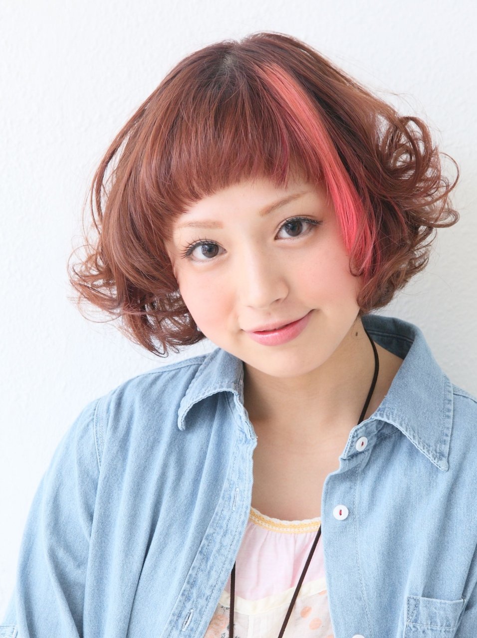 おしゃれなメッシュの上手な使い方 ナチュラルに華やぐ髪で視線を集めよう ホットペッパービューティーマガジン おしゃれなメッシュの上手な使い方 ナチュラルに華やぐ髪で視線を集めよう ホットペッパービューティーマガジン