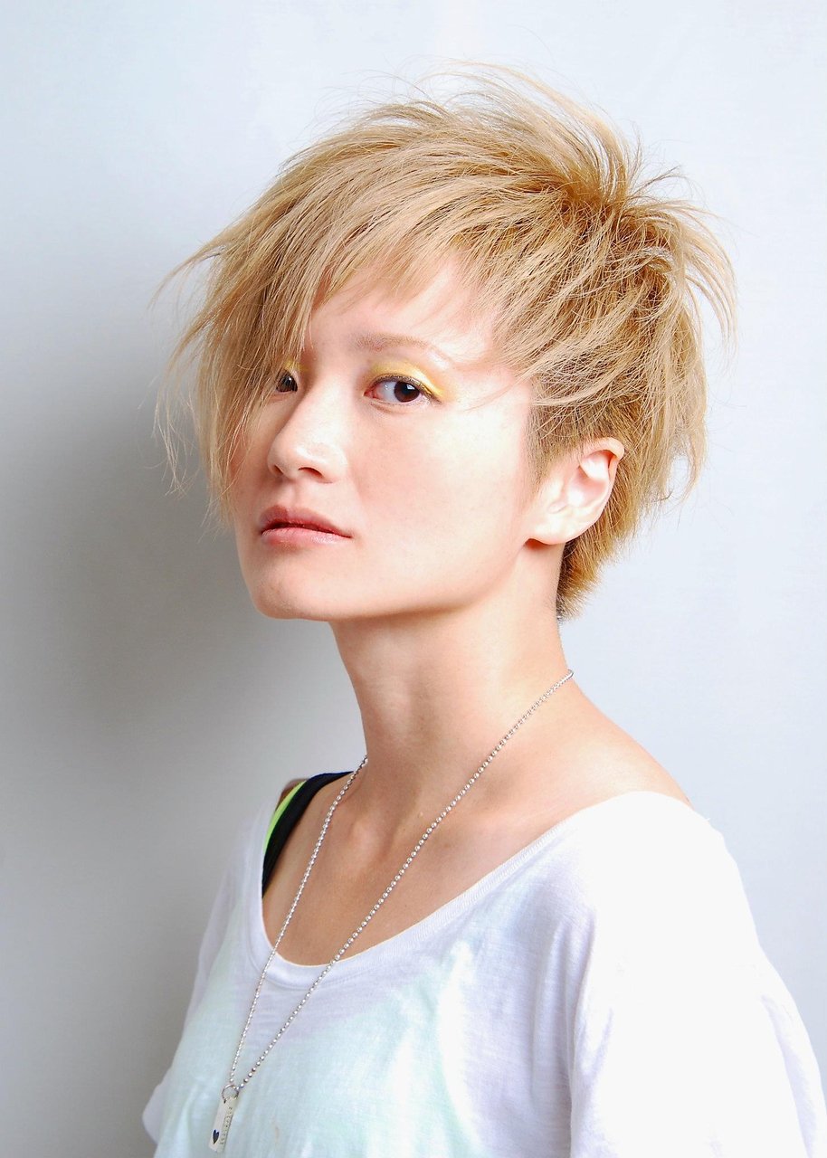 可愛い 上品まで アシメのショートヘアでいろんな雰囲気を楽しむのが今旬 ホットペッパービューティーマガジン 可愛い 上品まで アシメのショートヘアでいろんな雰囲気を楽しむのが今旬 ホットペッパービューティーマガジン