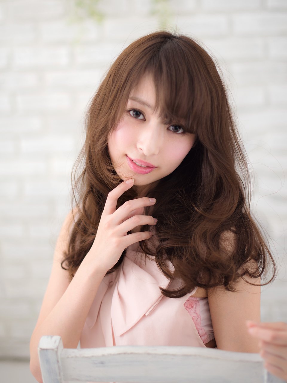 上品さはあなたの髪でアピールを 清潔かつ気品のあるスタイルで 大人びた女性を演出しよう ホットペッパービューティーマガジン