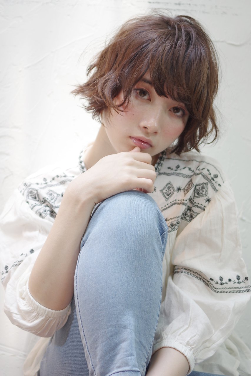 ショートスタイル アンニュイ おしゃれなニュアンスを取り入れて旬のヘアスタイルに ホットペッパービューティーマガジン