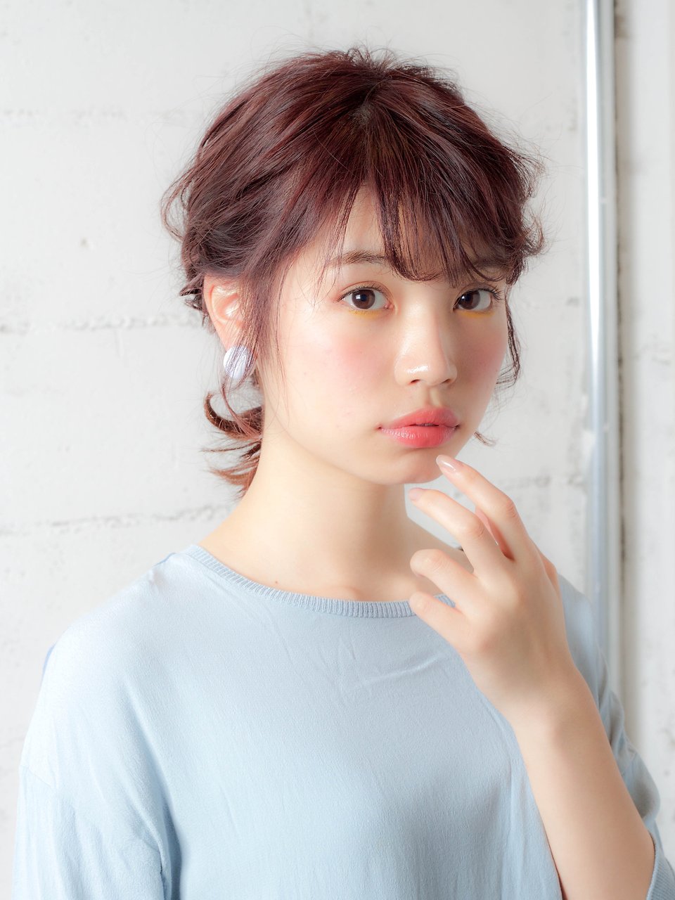 寝癖のとれない髪に慌てないで 忙しい朝も 巻く 結ぶ でキュートなおでかけヘアが完成 ホットペッパービューティーマガジン 寝癖のとれない髪に慌てないで 忙しい朝も 巻く 結ぶ でキュートなおでかけヘアが完成 ホットペッパービューティーマガジン