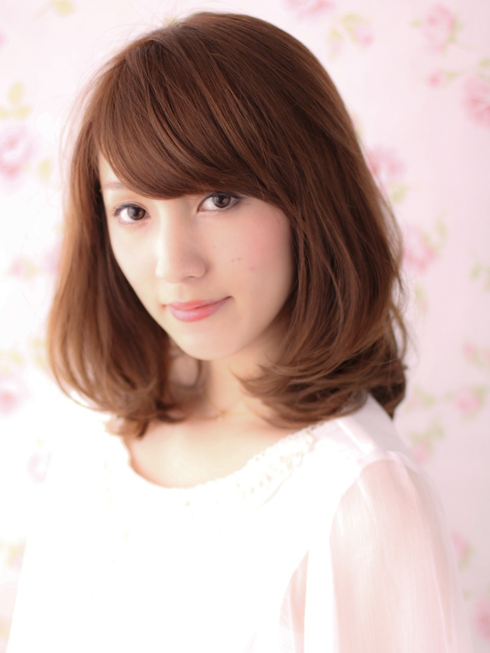 ミディアムヘアは巻き髪でもっと可愛くなれる おすすめの巻き髪スタイルまとめ ホットペッパービューティーマガジン ミディアムヘアは巻き髪でもっと可愛くなれる おすすめの巻き髪スタイルまとめ ホットペッパービューティーマガジン