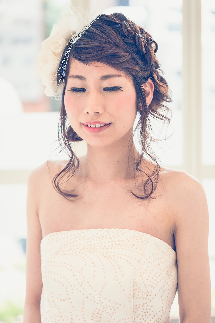 美人度up ベース顔さんのアップスタイルは 後れ毛づかい で上手に魅せる ホットペッパービューティーマガジン