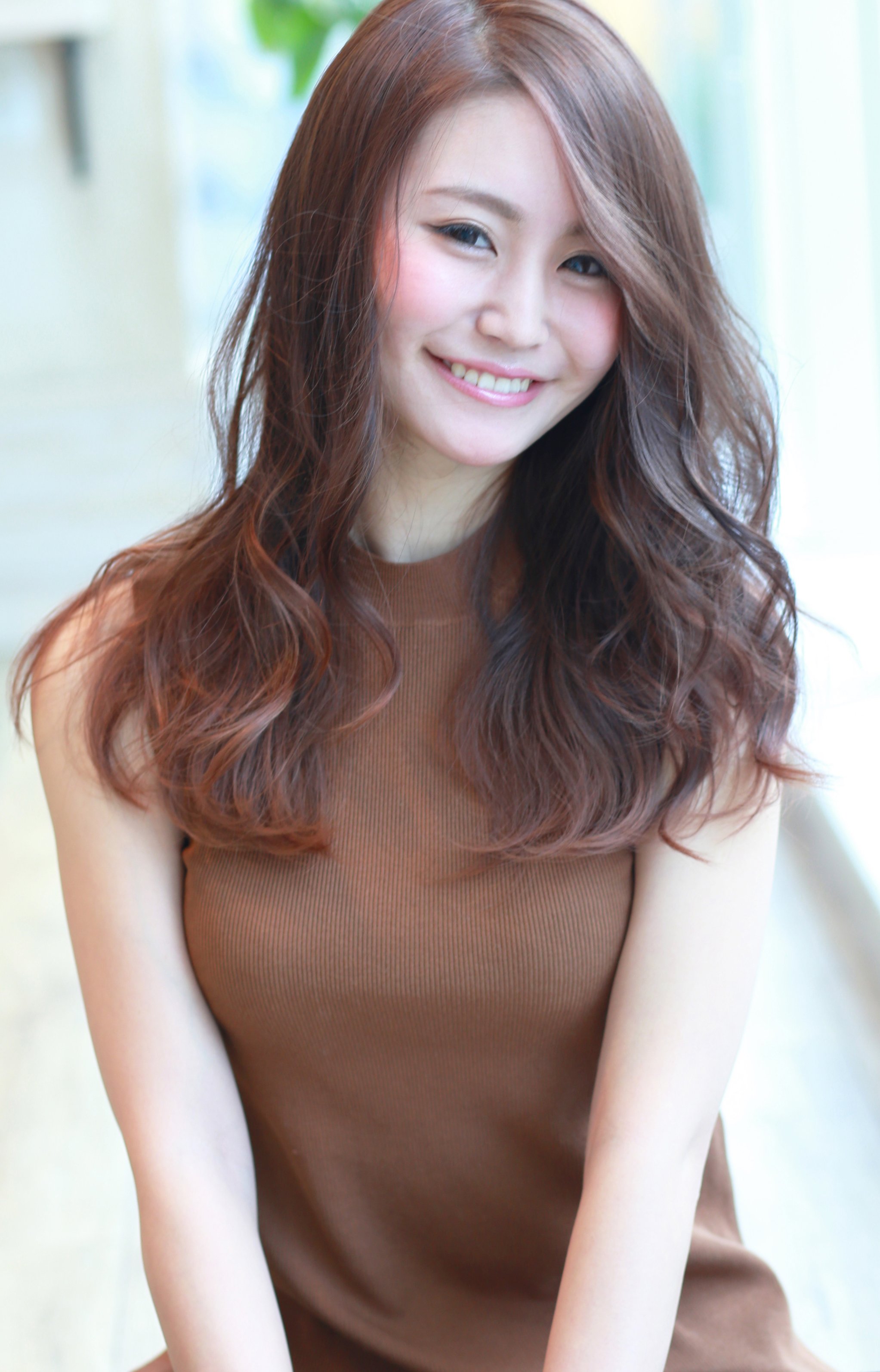 女子力抜群 色っぽさ割増しのワンレングスヘアで視線をクギ付けにしよう ホットペッパービューティーマガジン