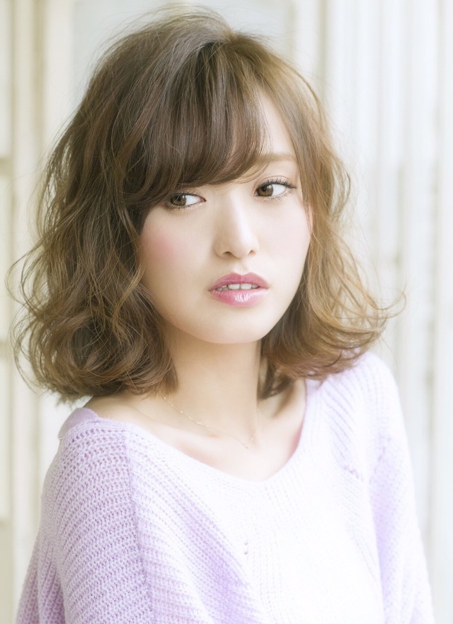 おでこ が広いコンプレックスを解消 似合う髪型 アレンジでマイナスをプラスに ホットペッパービューティーマガジン