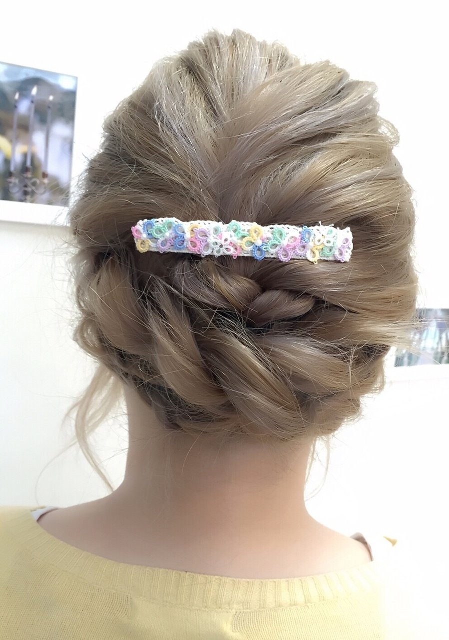 リボンやバレッタで女子力全開 ヘアアクセを使ったヘアアレンジ集 ホットペッパービューティーマガジン リボンやバレッタで女子力全開 ヘアアクセを使ったヘアアレンジ集 ホットペッパービューティーマガジン