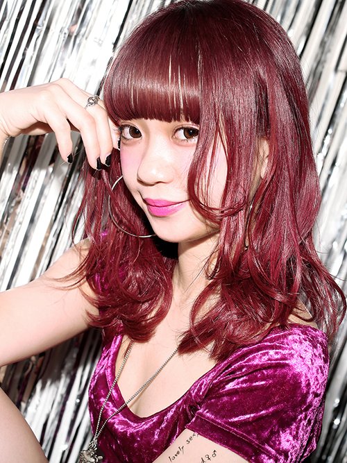 ピンクの髪型でキュートにもクールにもキマる 女の子の魅力を引き出すヘアスタイル集 ホットペッパービューティーマガジン