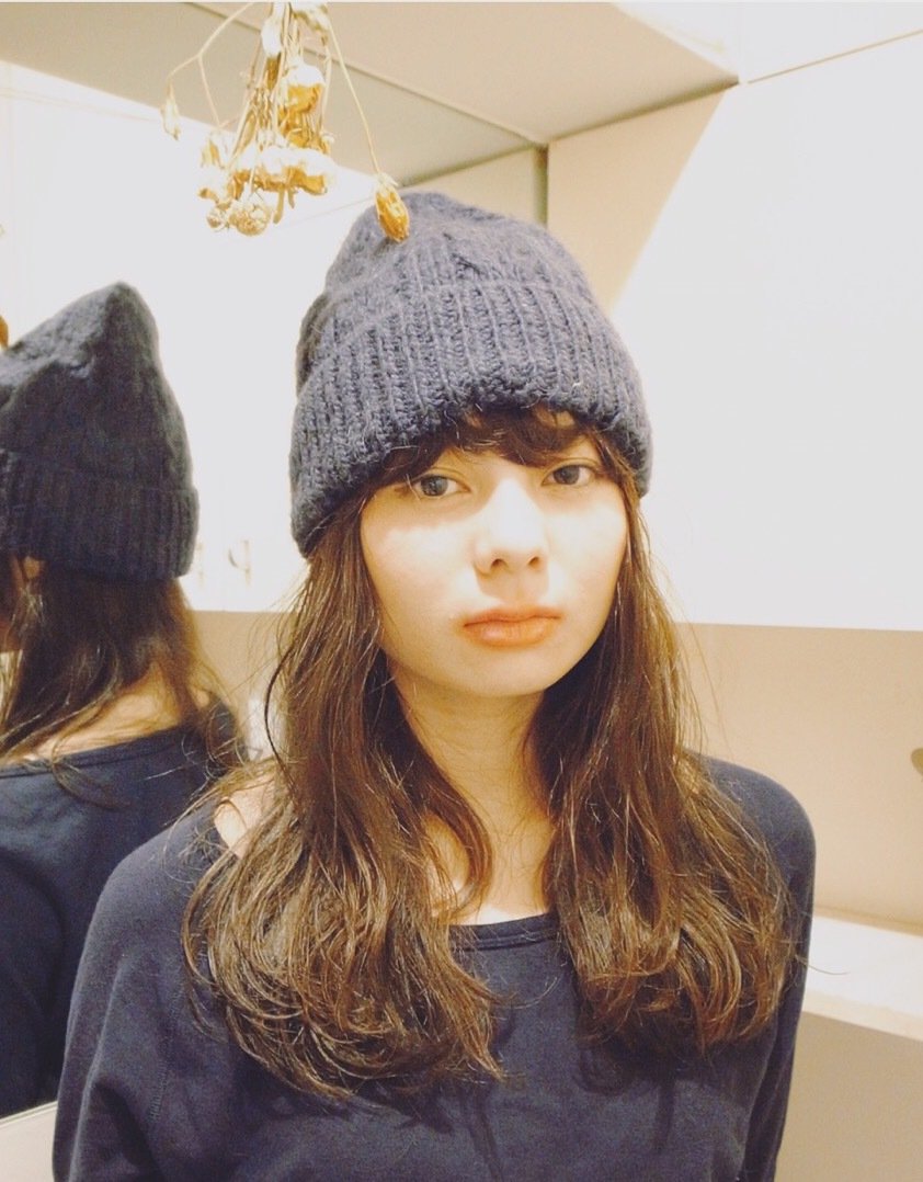 大人女子でも楽しめる ニット帽と相性が良いおすすめヘアスタイルカタログ ホットペッパービューティーマガジン 大人女子でも楽しめる ニット帽と相性が良いおすすめヘアスタイルカタログ ホットペッパービューティーマガジン