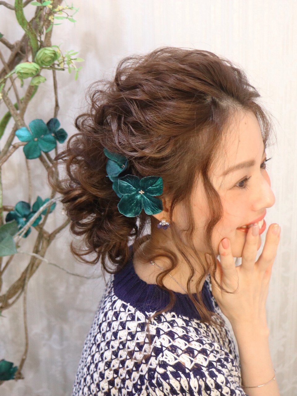 アップスタイルの髪型でエレガントに パーティにもぴったりな大人ヘアアレンジ ホットペッパービューティーマガジン アップスタイルの髪型でエレガントに パーティにもぴったりな大人ヘアアレンジ ホットペッパービューティーマガジン