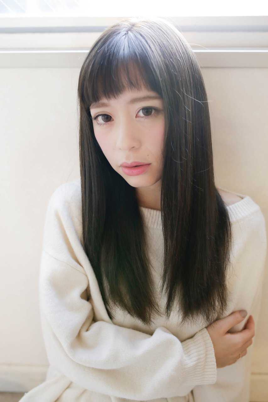 女性らしい上品さはピュアなロングヘアにおまかせ おすすめヘアスタイル ホットペッパービューティーマガジン