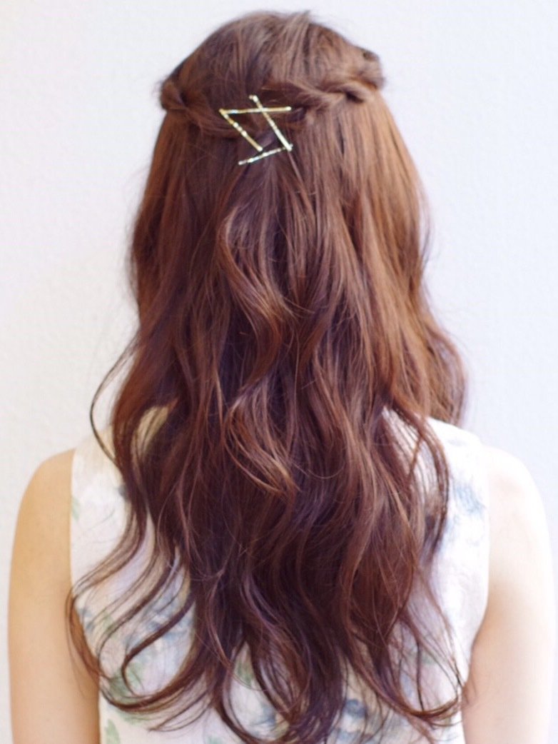 ヘアアレンジの新定番 ウォーターフォールの基本スタイルから上級アレンジまでcheck ホットペッパービューティーマガジン