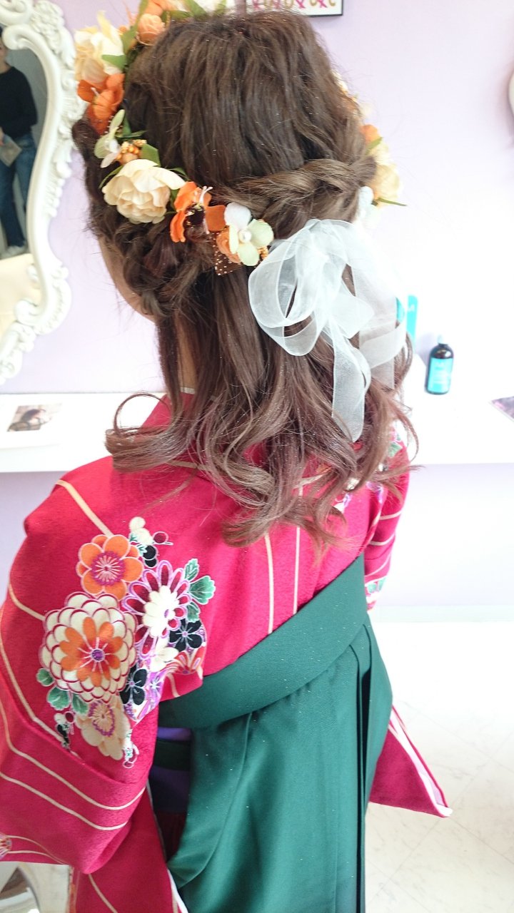 卒業式におすすめ ショートもロングもお任せの袴に似合うヘアアレンジ特集 ホットペッパービューティーマガジン
