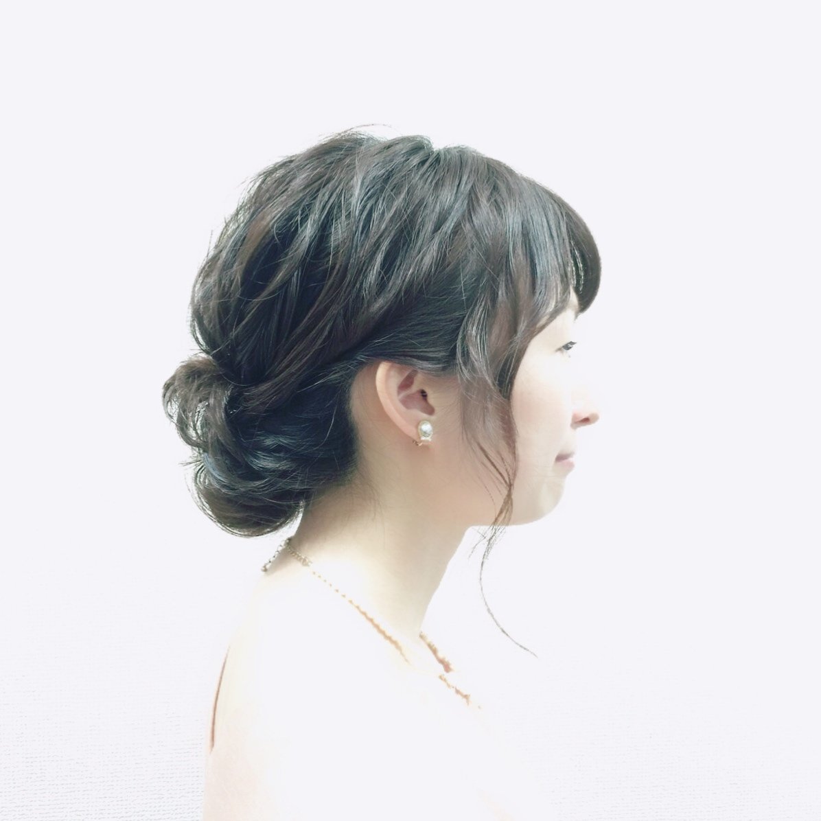 デートやお呼ばれにおすすめ 大人女子のための上品なまとめ髪のご紹介 ホットペッパービューティーマガジン デートやお呼ばれにおすすめ 大人女子のための上品なまとめ髪のご紹介 ホットペッパービューティーマガジン