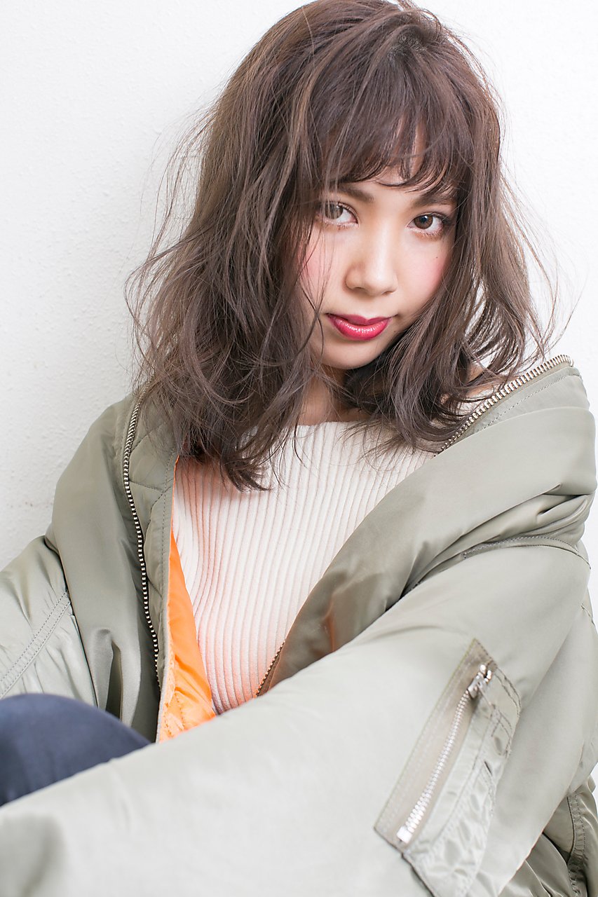 抜け感があるカラーの選び方は 透明感が出る今おすすめの髪色をご紹介 ホットペッパービューティーマガジン