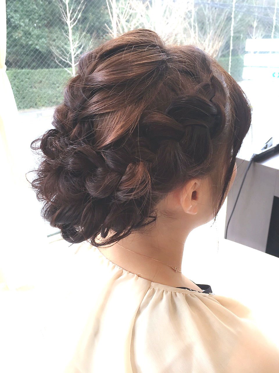 華やかでガーリーなヘアアレンジならこれ 裏編み込み がおすすめな理由 ホットペッパービューティーマガジン