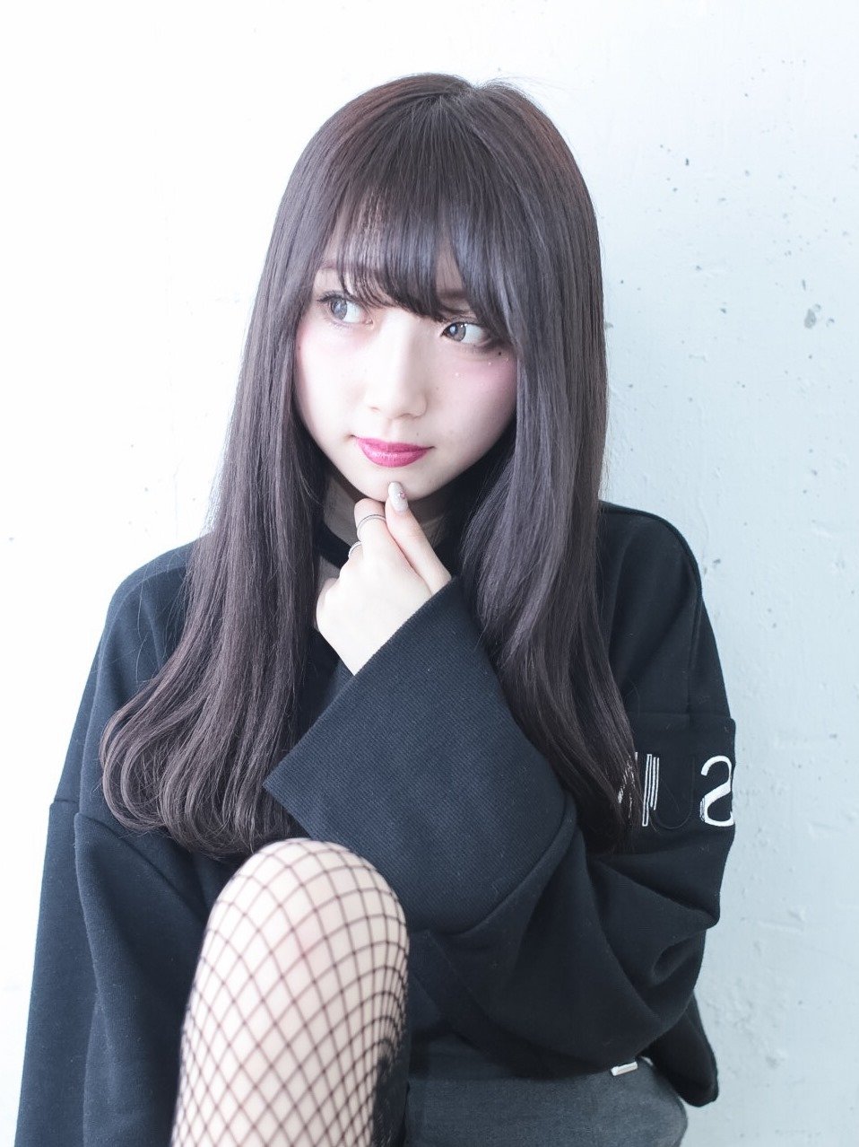 重めのスタイルがいい感じ ショートからロングまで 大人可愛いヘアスタイル ホットペッパービューティーマガジン