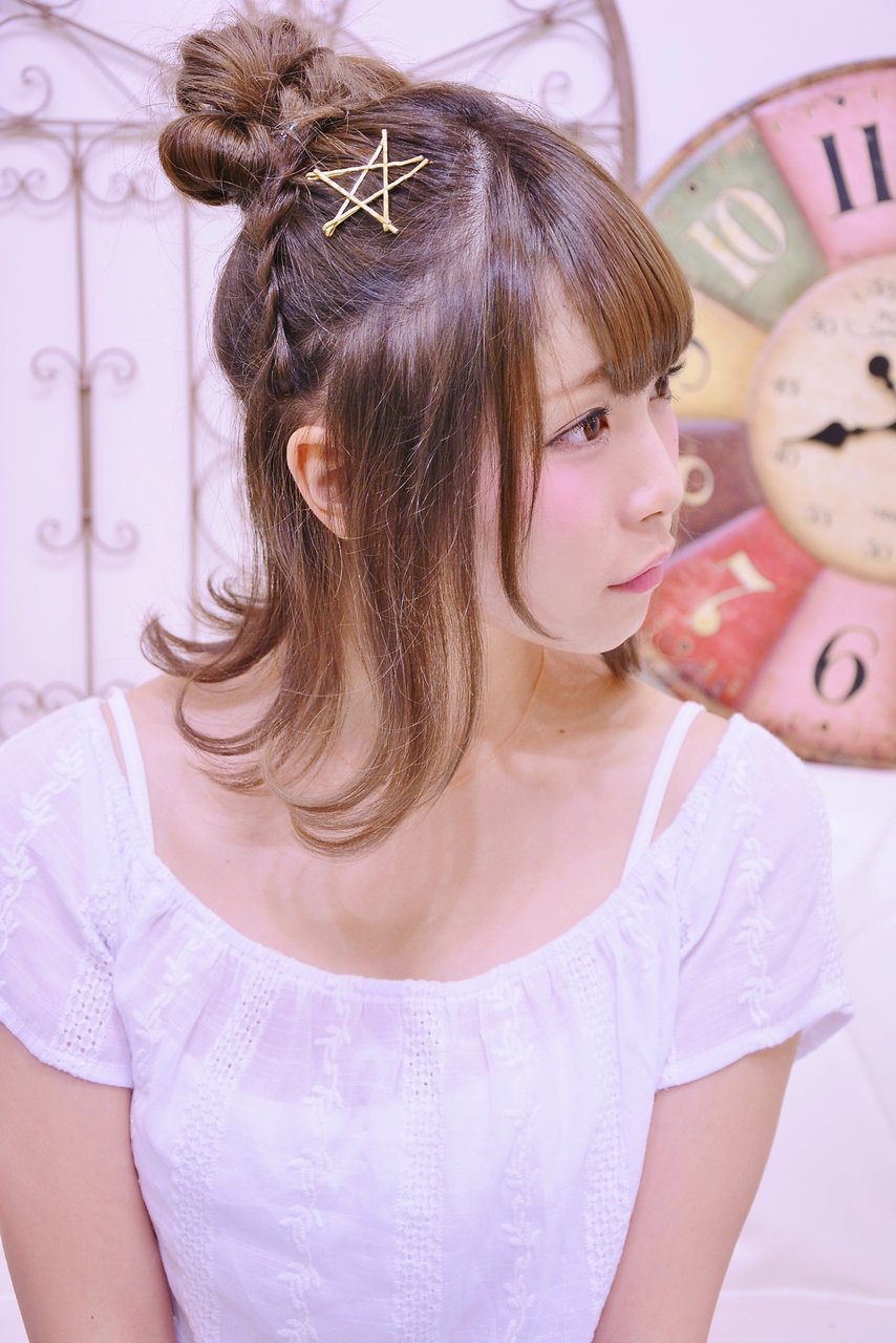 ヘアピンを使ったアレンジでオシャレ上級者になろう シーン別の髪型まとめ ホットペッパービューティーマガジン