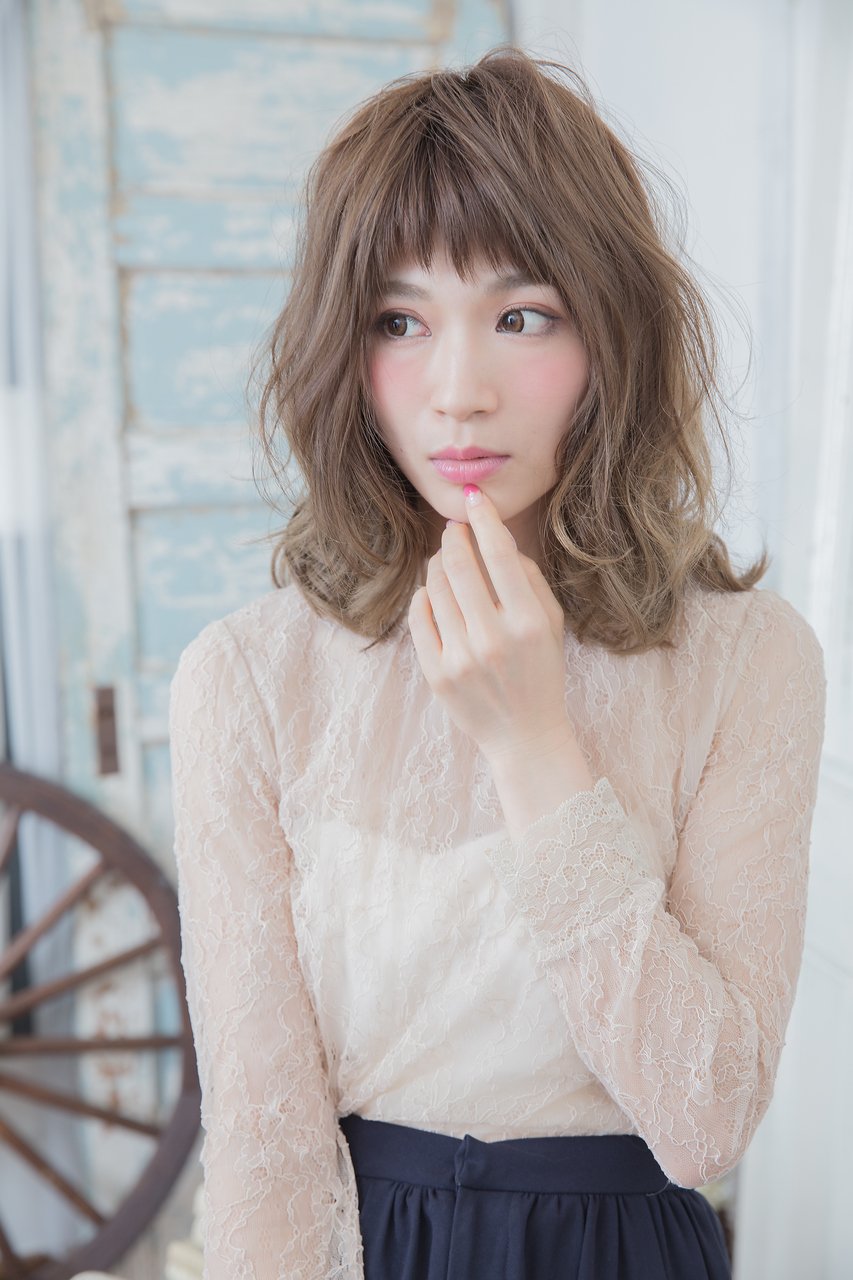 クセ毛をいかした髪型を見つけよう 髪質にあったオシャレなヘアスタイル ホットペッパービューティーマガジン クセ毛をいかした髪型を見つけよう 髪質にあったオシャレなヘアスタイル ホットペッパービューティーマガジン