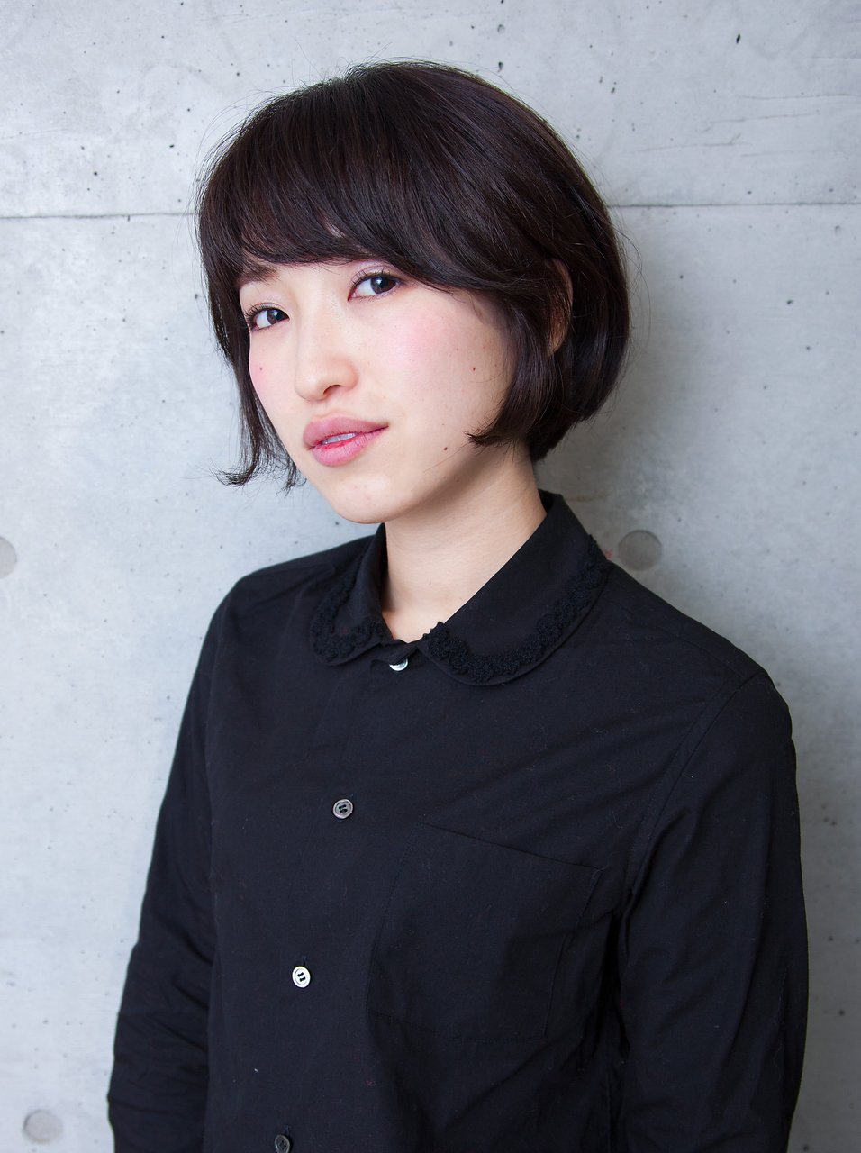 黒髪ボブを優しい印象に ふんわり感をプラスした大人のボブカタログ ホットペッパービューティーマガジン
