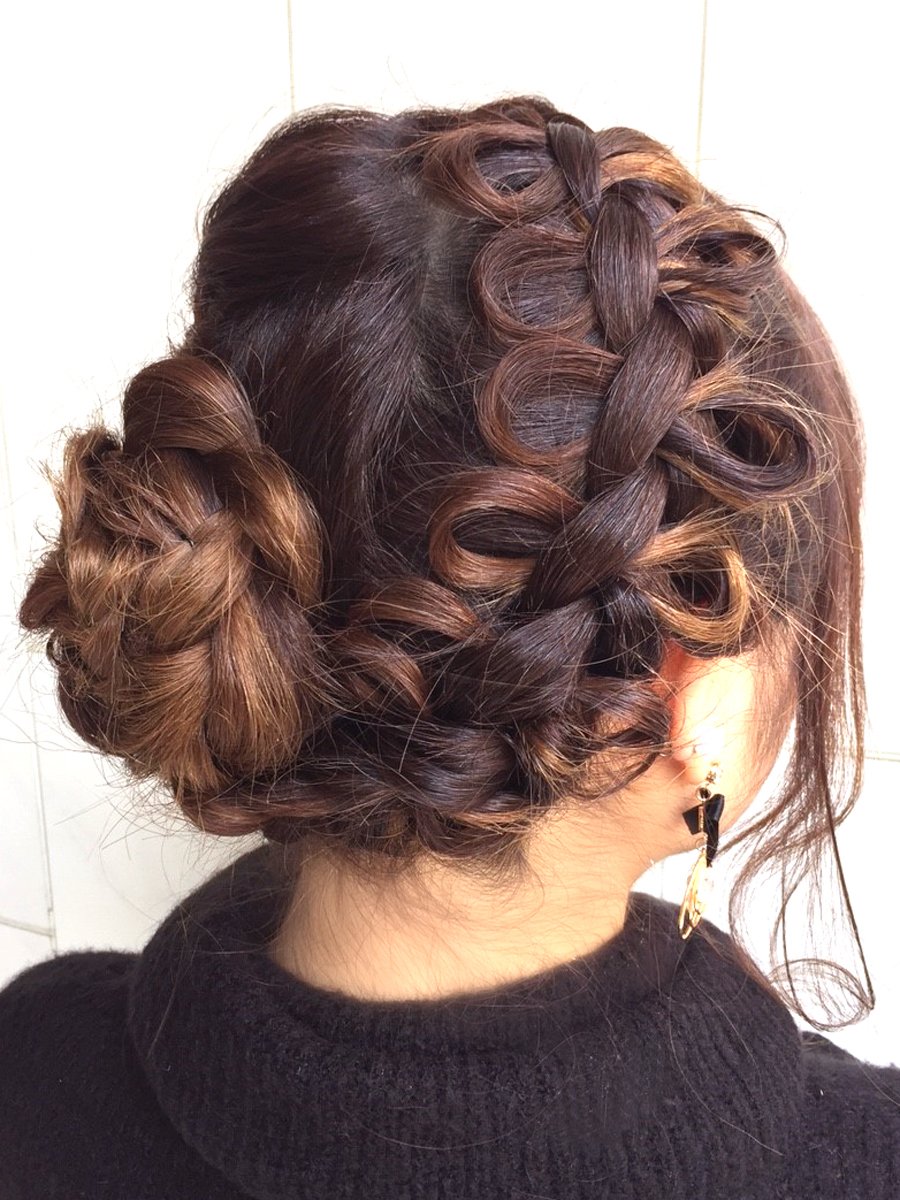 オシャレ女子は先取りしてる 今注目のリボンアレンジのまとめ髪特集 ホットペッパービューティーマガジン