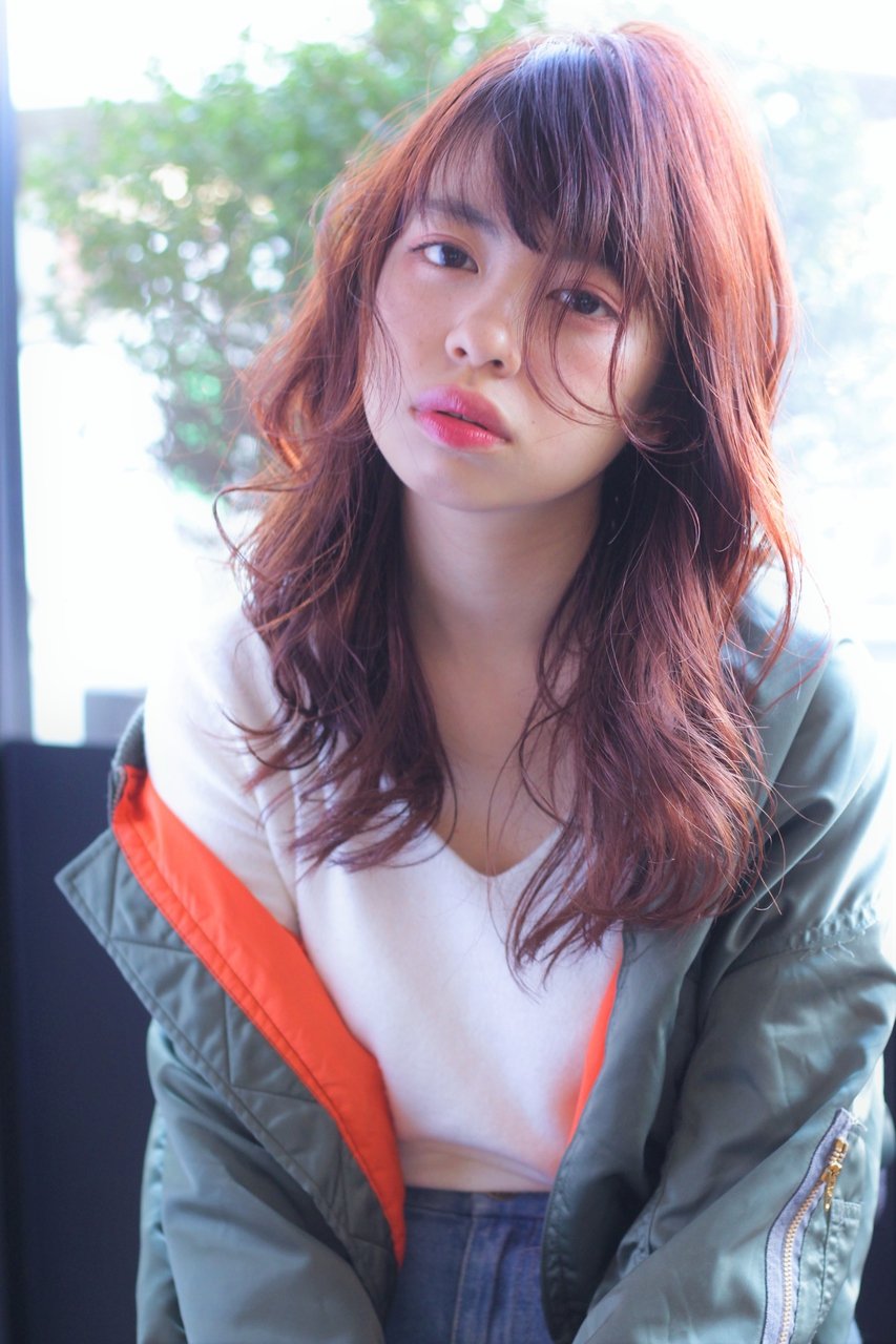 女っぽさも親しみやすさも欲しいなら ロングヘアには ボーイッシュ をプラス ホットペッパービューティーマガジン 女っぽさも親しみやすさも欲しいなら ロングヘアには ボーイッシュ をプラス ホットペッパービューティーマガジン
