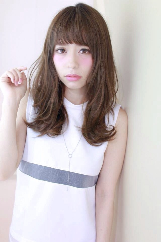 仕事もプライベートもok 上品でフェミニンなヘアスタイルで大人女性の魅力が輝く ホットペッパービューティーマガジン