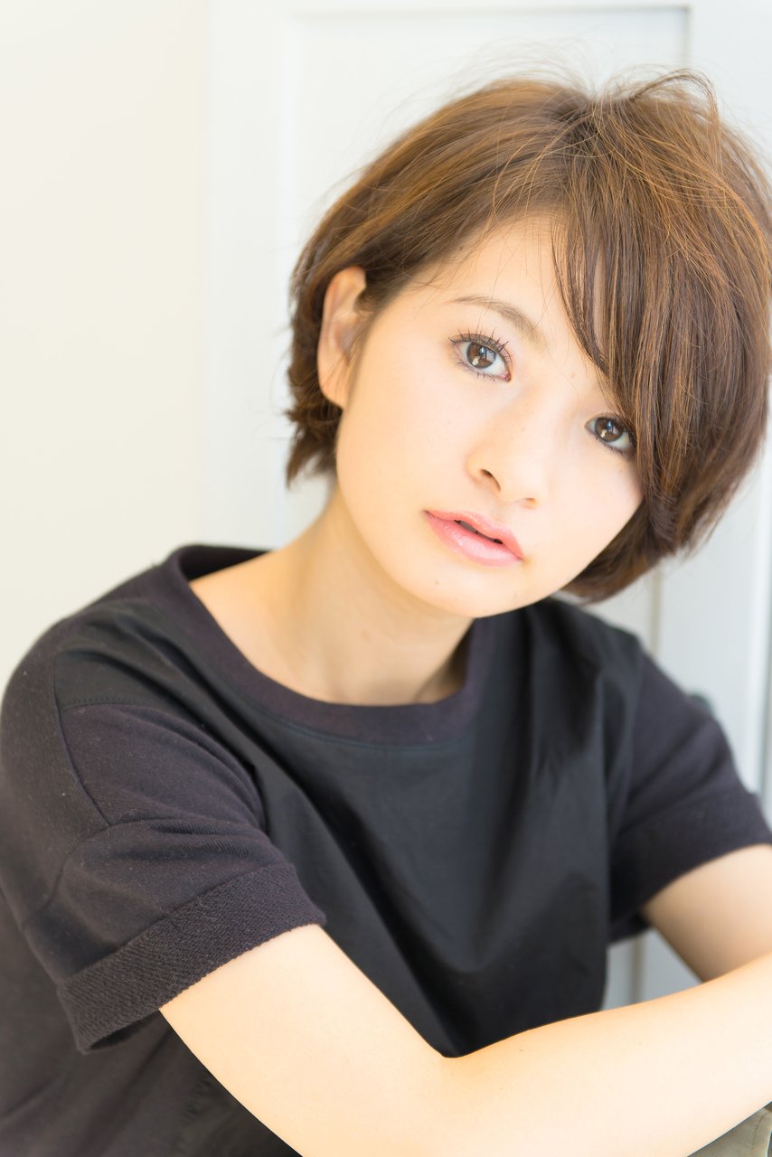 大人っぽくなれるナチュラルショートならこれ 大人のためのショート髪型特集 ホットペッパービューティーマガジン 大人っぽくなれるナチュラルショートならこれ 大人のためのショート髪型特集 ホットペッパービューティーマガジン