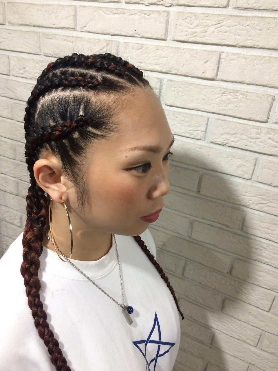 大人もキッズも 本格的な髪型でダンスをもっと楽しもう 編み方いろいろコーンロウのヘアスタイル ホットペッパービューティーマガジン 大人もキッズも 本格的な髪型でダンスをもっと楽しもう 編み方いろいろコーンロウのヘアスタイル ホットペッパービューティーマガジン