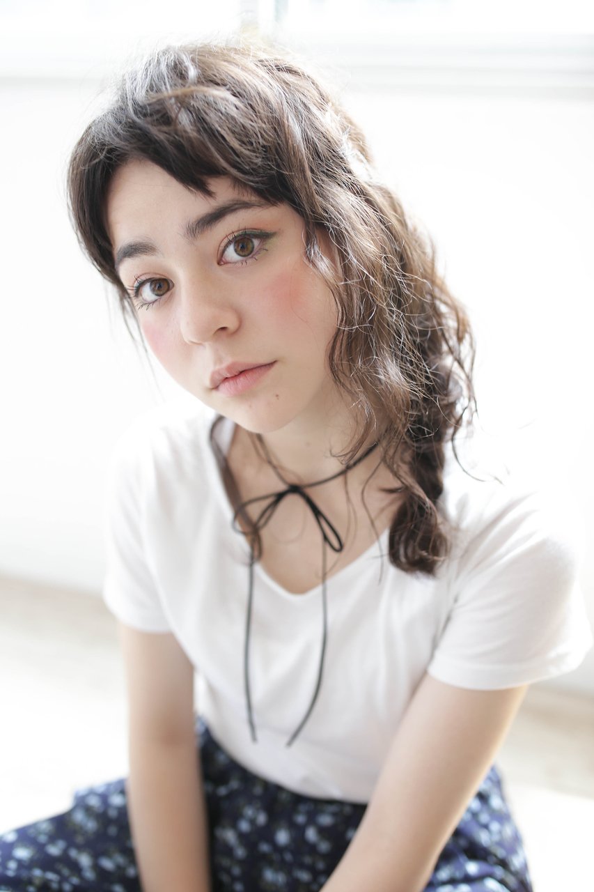 特別な日は 波ウェーブ のヘアセットで決まり こなれ感たっぷりのまとめ髪特集 ホットペッパービューティーマガジン