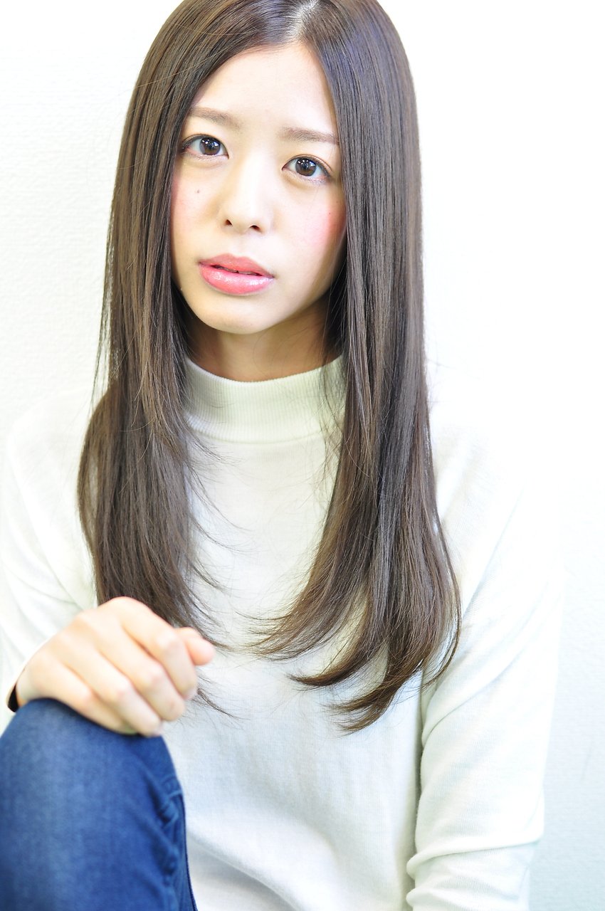 媚びない大人の女性に 美人ヘアはクールなロングヘアでつくろう ホットペッパービューティーマガジン