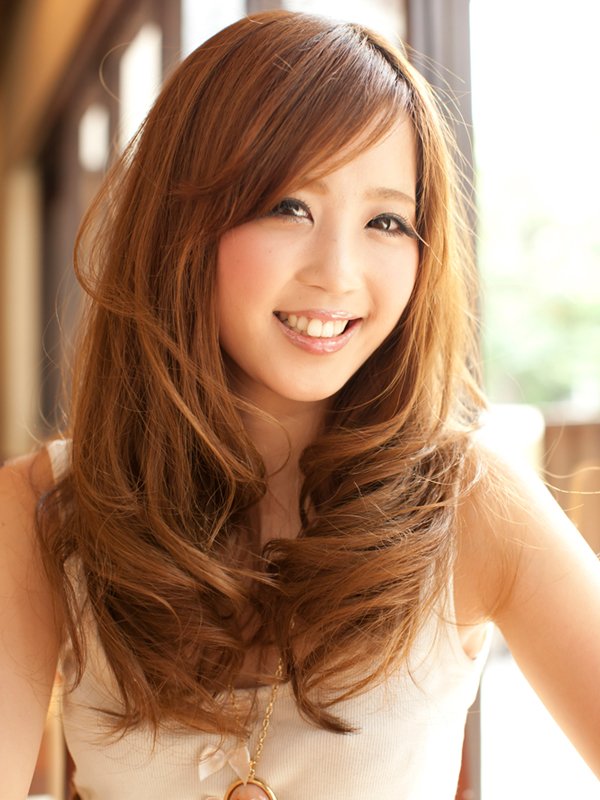 女性らしさ満点 ゴージャスなカールヘアでパーティ イベントにgo ホットペッパービューティーマガジン 女性らしさ満点 ゴージャスなカールヘアでパーティ イベントにgo ホットペッパービューティーマガジン