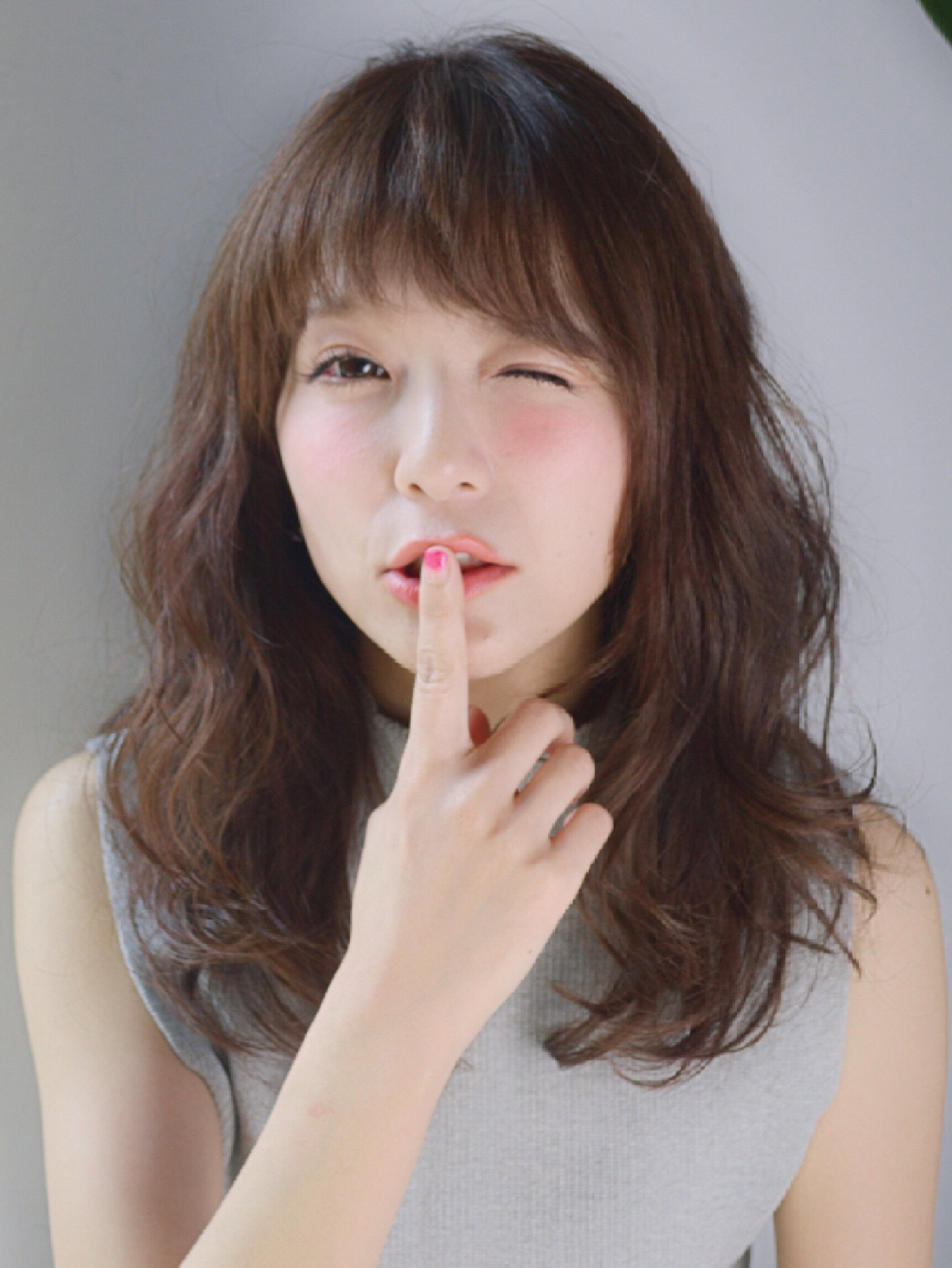 アシメ前髪で面長カバー お悩み解決 ついでに可愛くイメチェンしちゃおう ホットペッパービューティーマガジン アシメ前髪で面長カバー お悩み解決 ついでに可愛くイメチェンしちゃおう ホットペッパービューティーマガジン