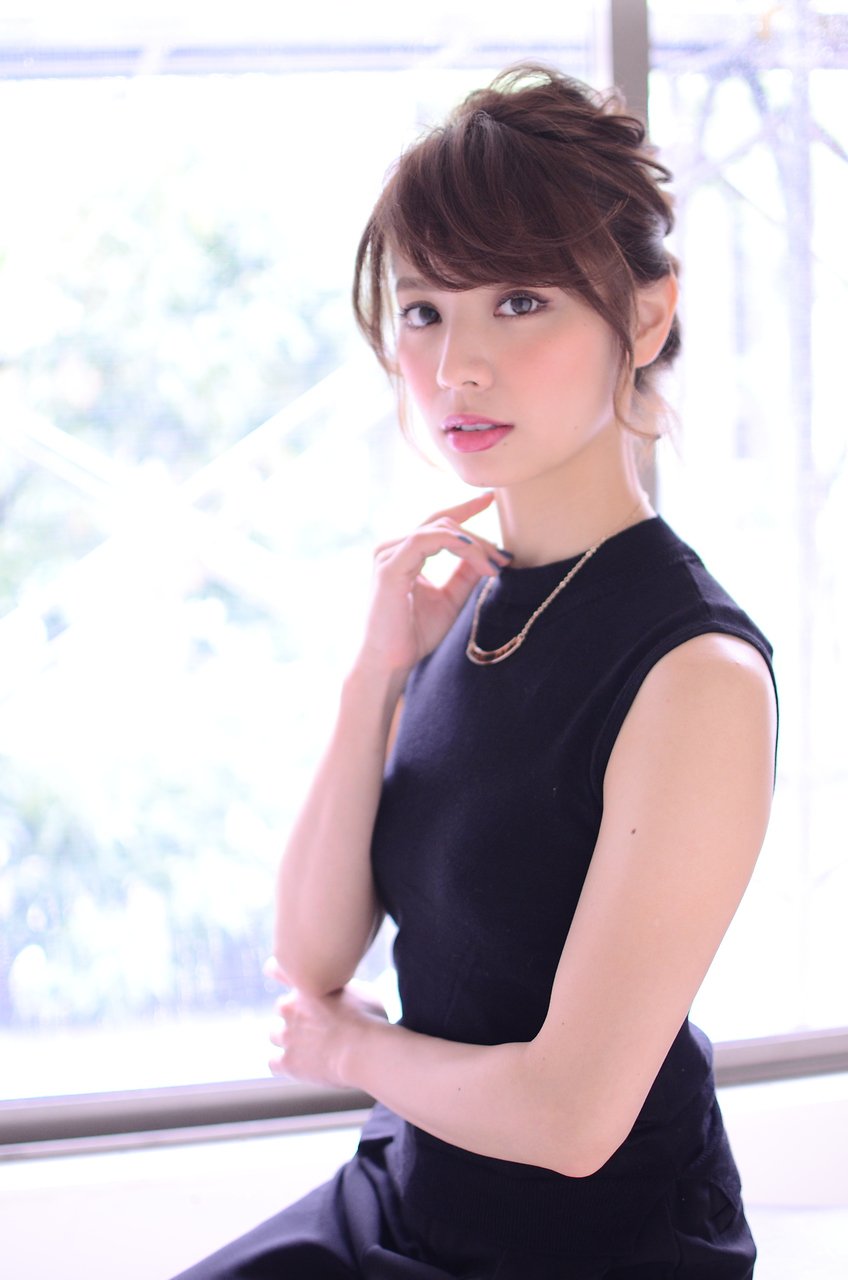 結婚式や二次会、お呼ばれに。ボブでもできる大人めアップ