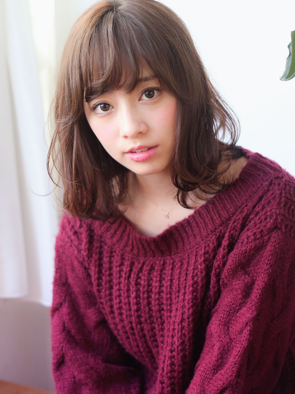 【Violet】ナチュラルカールがかわいいセミディピンクグレージュ