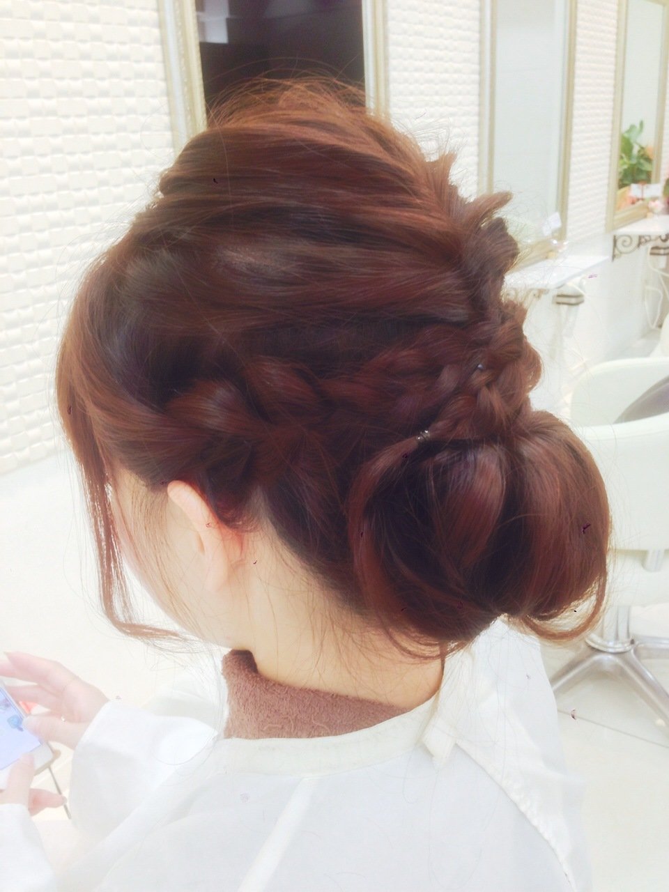 「可愛いシニヨン」簡単ヘアアレンジ♪