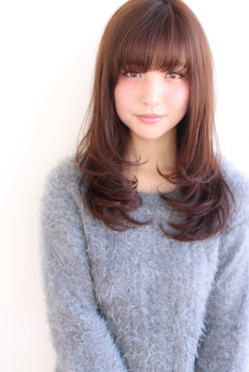 まとまった毛先が美しい 大人のロングヘアは毛先カールでつくろう ホットペッパービューティーマガジン