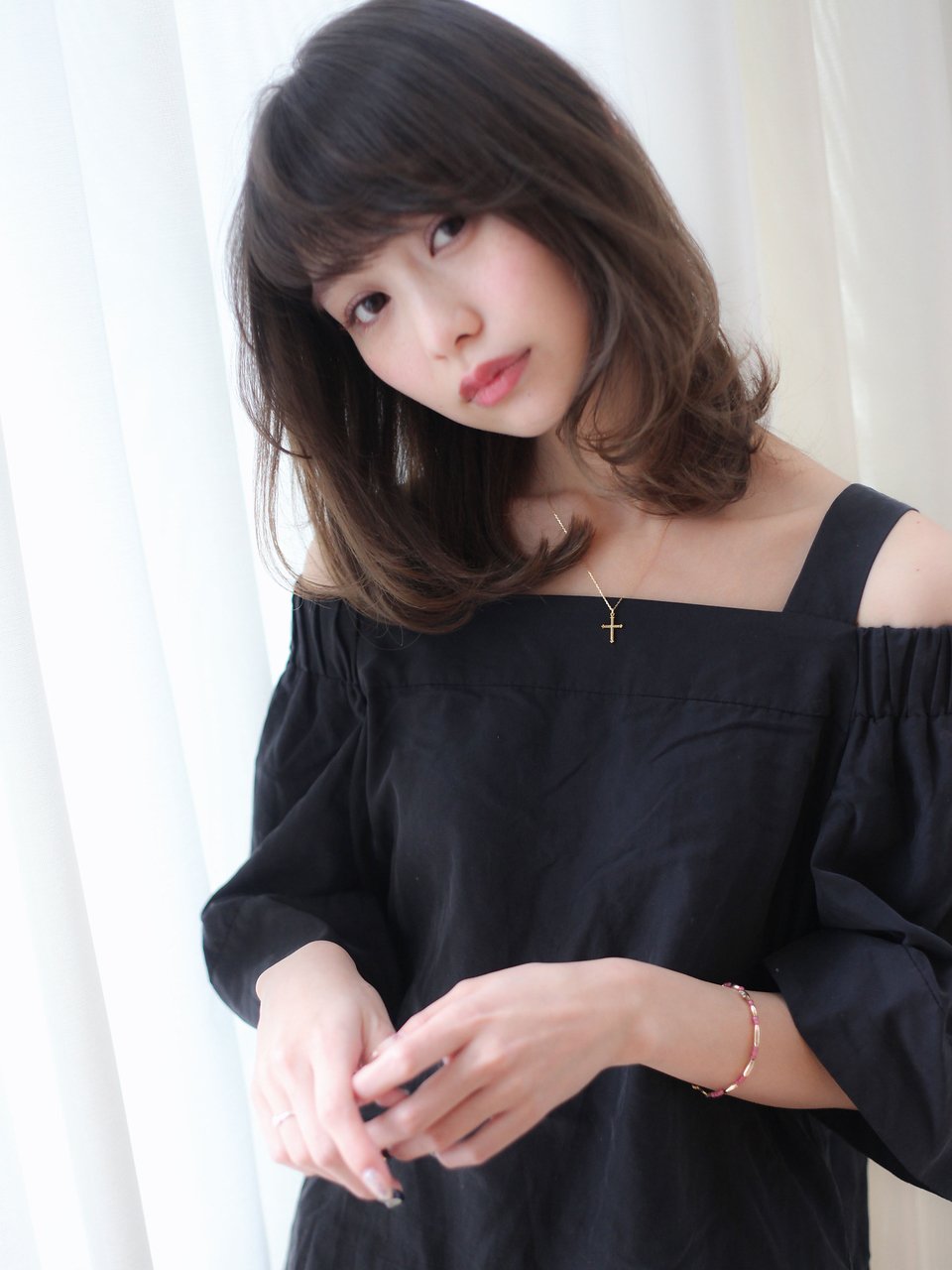【Violet】ナチュラルゆるカールがかわいいセミディ×グレージュ