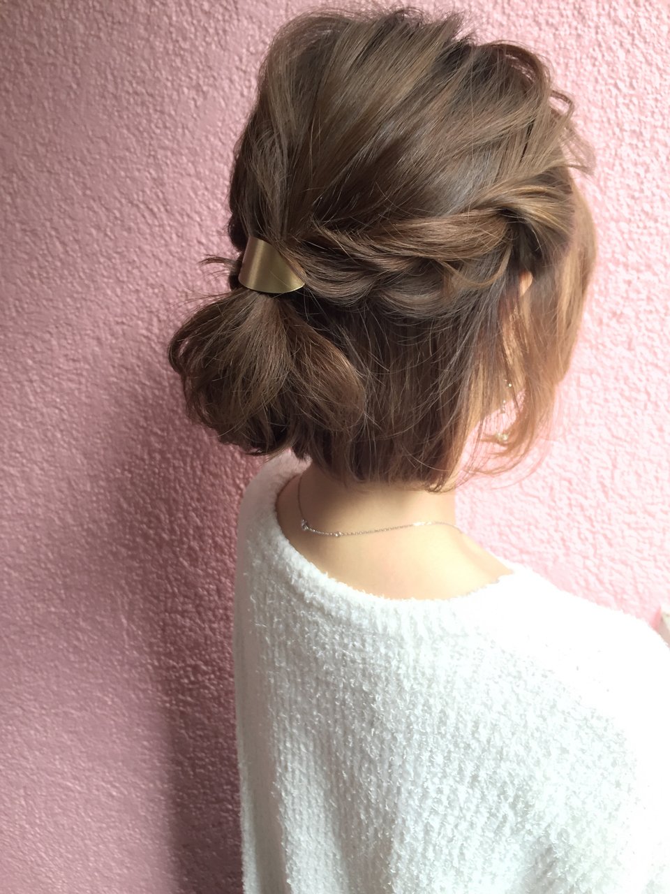 ねじって留めれば簡単おしゃれ ねじりを使ったヘアアレンジで女子力アップ ホットペッパービューティーマガジン ねじって留めれば簡単おしゃれ ねじりを使ったヘアアレンジで女子力アップ ホットペッパービューティーマガジン