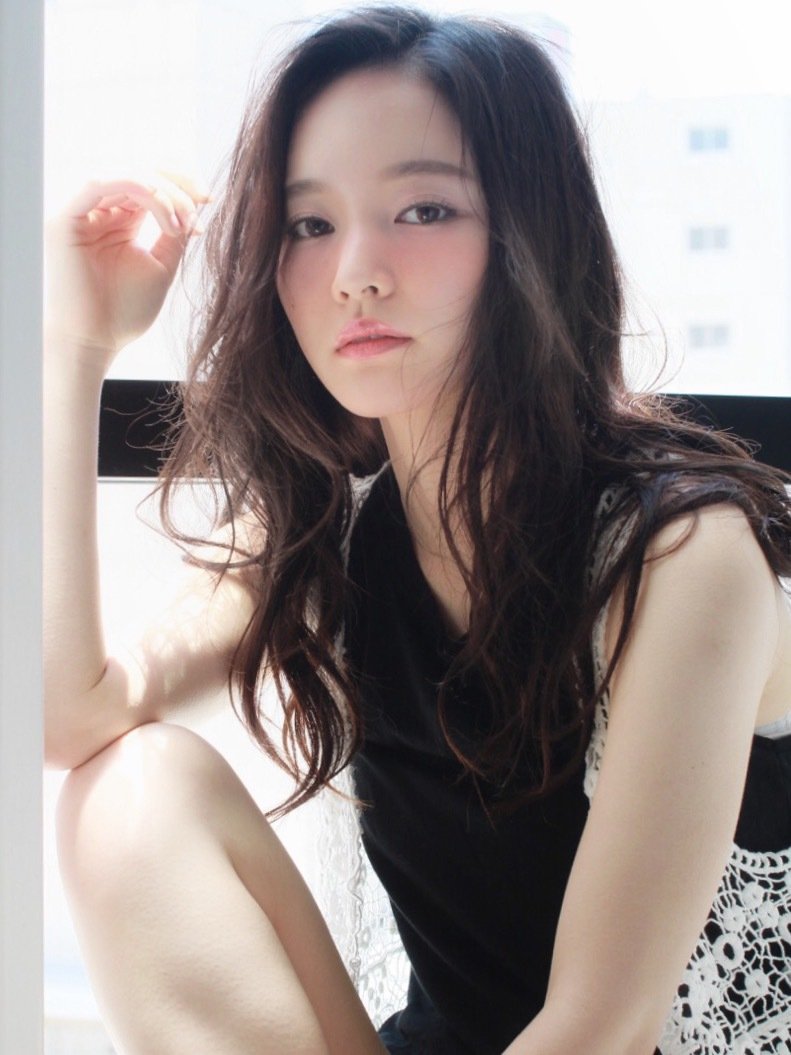 モード系のロングヘアでクール女子を目指してみない ストレートもウェーブも魅惑のヘアスタイル集 ホットペッパービューティーマガジン モード系のロングヘアでクール女子を目指してみない ストレートもウェーブも魅惑のヘアスタイル集 ホットペッパービューティーマガジン