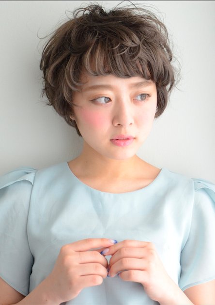 ガーリーマッシュボブ