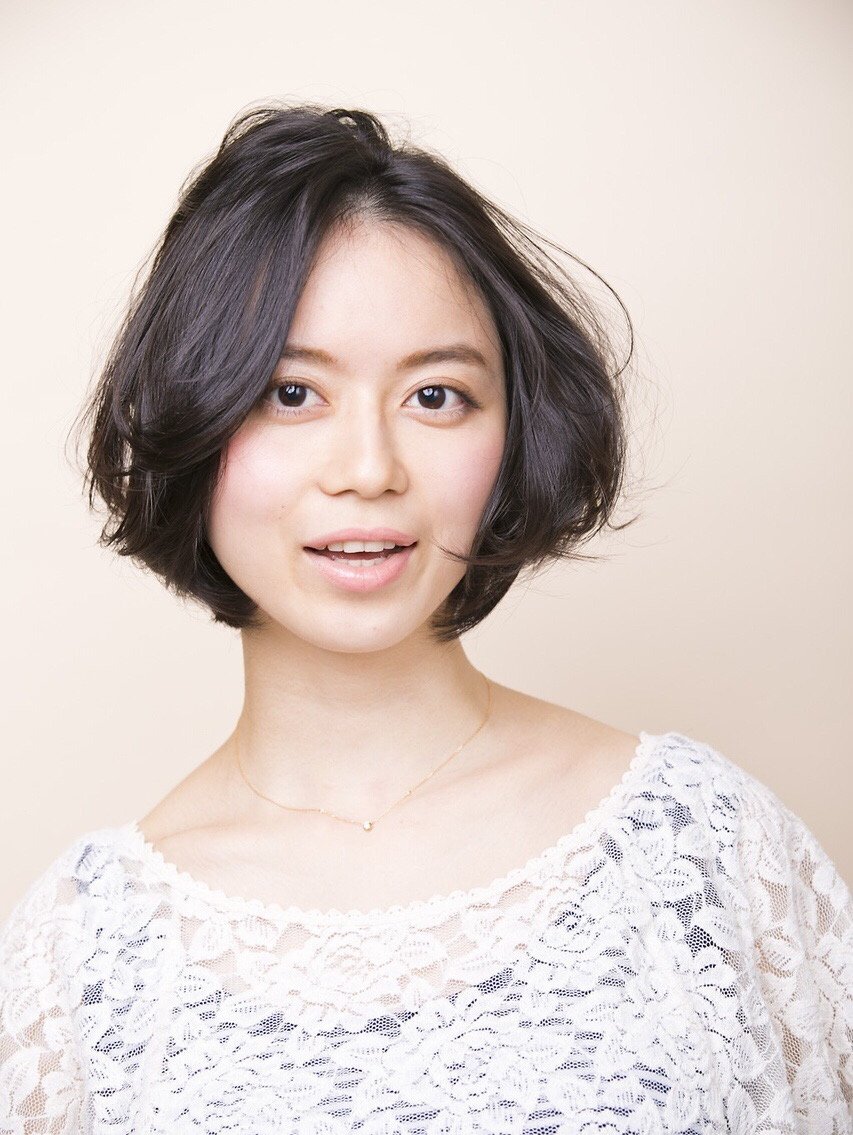 長めバングの大人ボブ