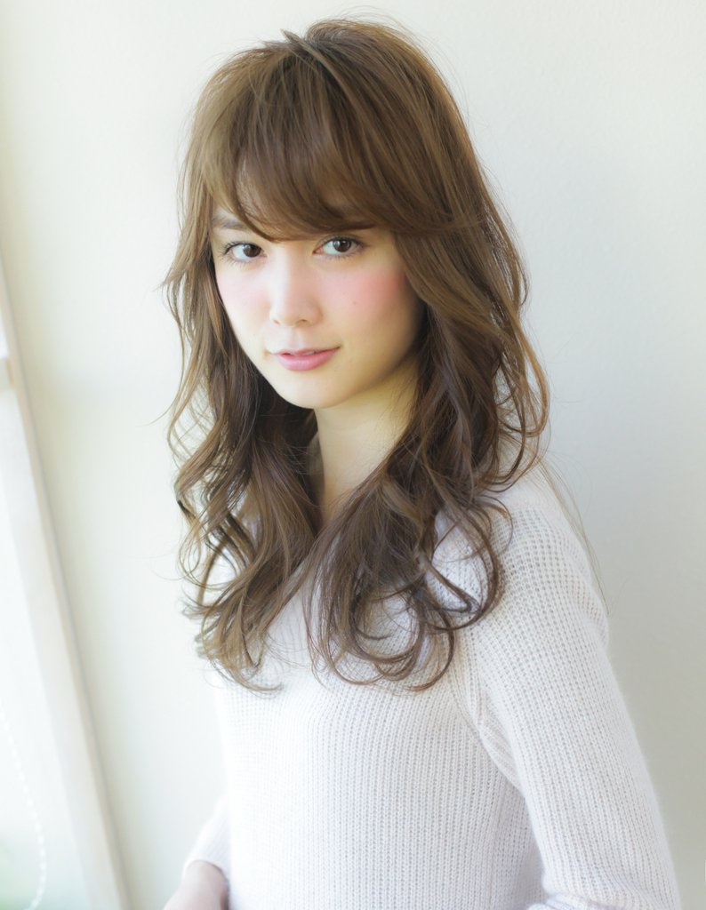 《AFLOATディル裕二朗》大人可愛い小顔ウェーブデザインヘア