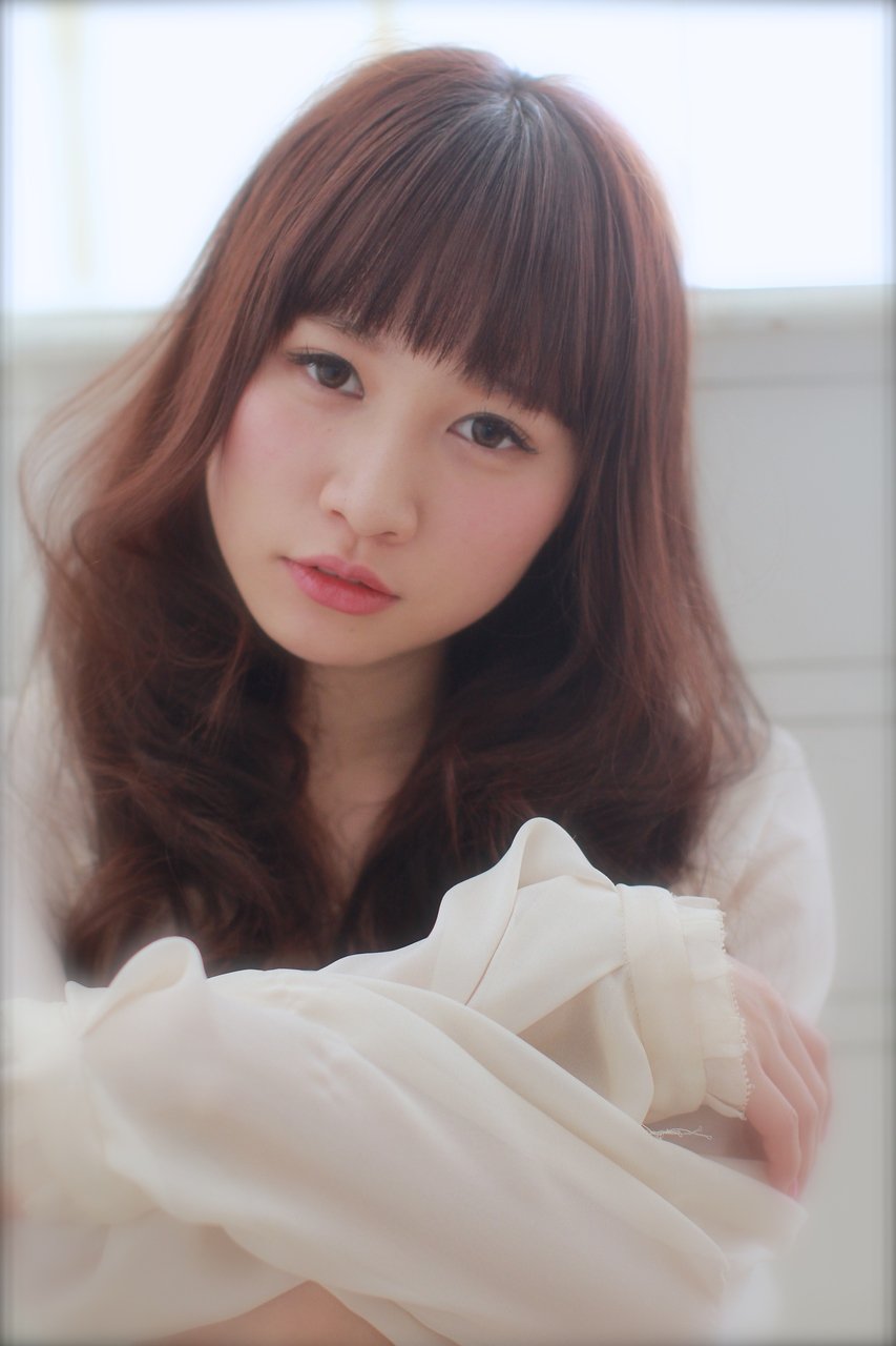 ぱっつん前髪の大人可愛いルーズカールなラフロングヘアー☆