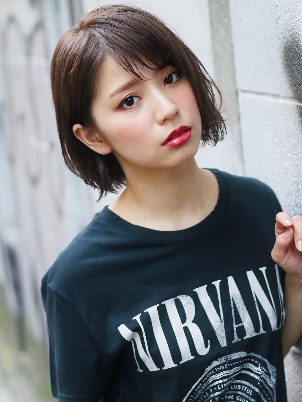 暗めの髪色で落ち着いた雰囲気に ダークカラーのレングス別ヘアスタイル集 ホットペッパービューティーマガジン
