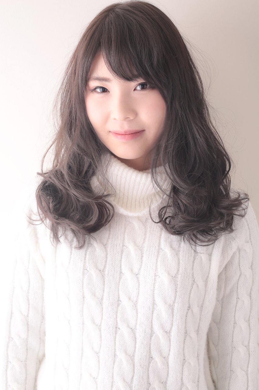 18 春 大人かわいいロングヘアを前髪別にチェック 4タイプから似合う髪型を探しちゃおう ホットペッパービューティーマガジン